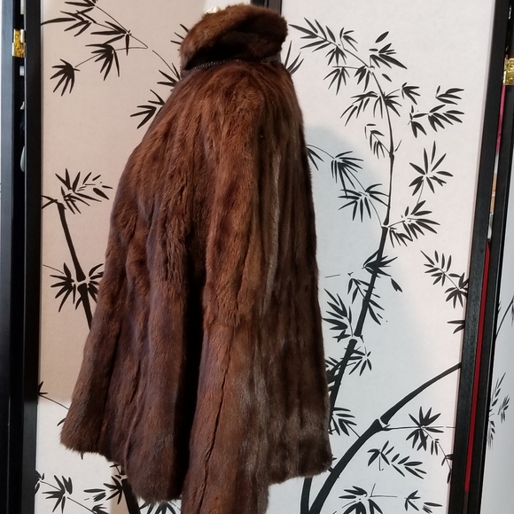 EUC-GENUINE LADIES BROWN  MINK CAPE SIZE L - Picture 4 of 11